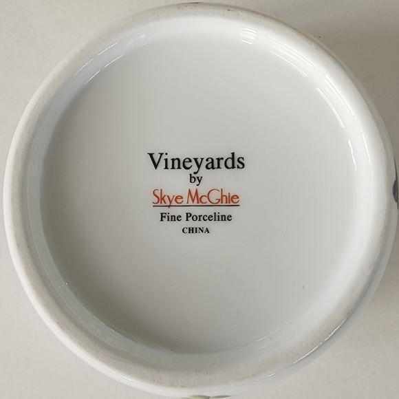 🍷🍾 Skye McGhie Vinyards Porcelain Wine Bottle Holder Coaster 🍇 - Picture 4 of 5
